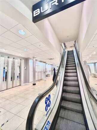 Plus de détails pour 130 High St, Southend On Sea - Local commercial à louer