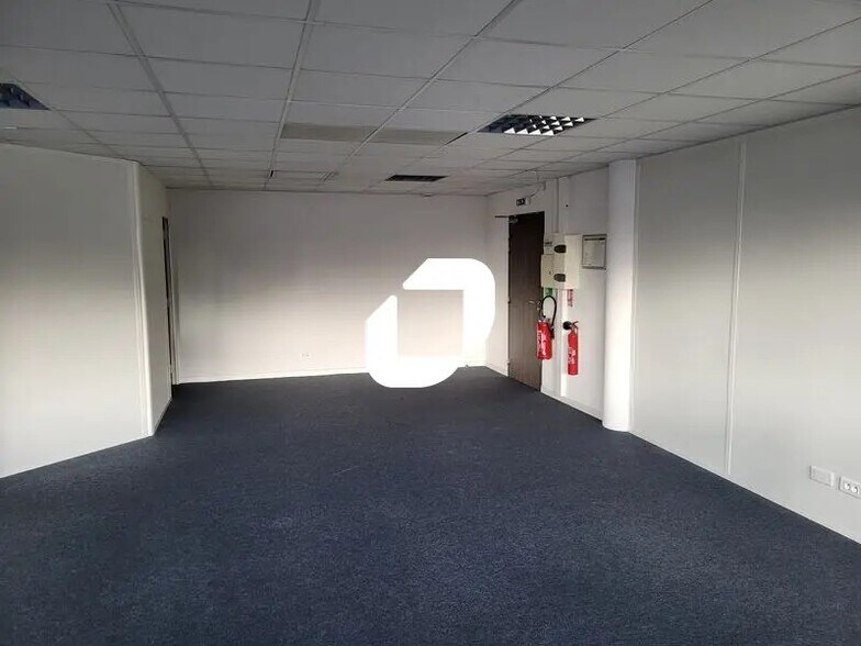 Bureau dans Mérignac à louer - Photo de l’immeuble – Image 3 sur 17