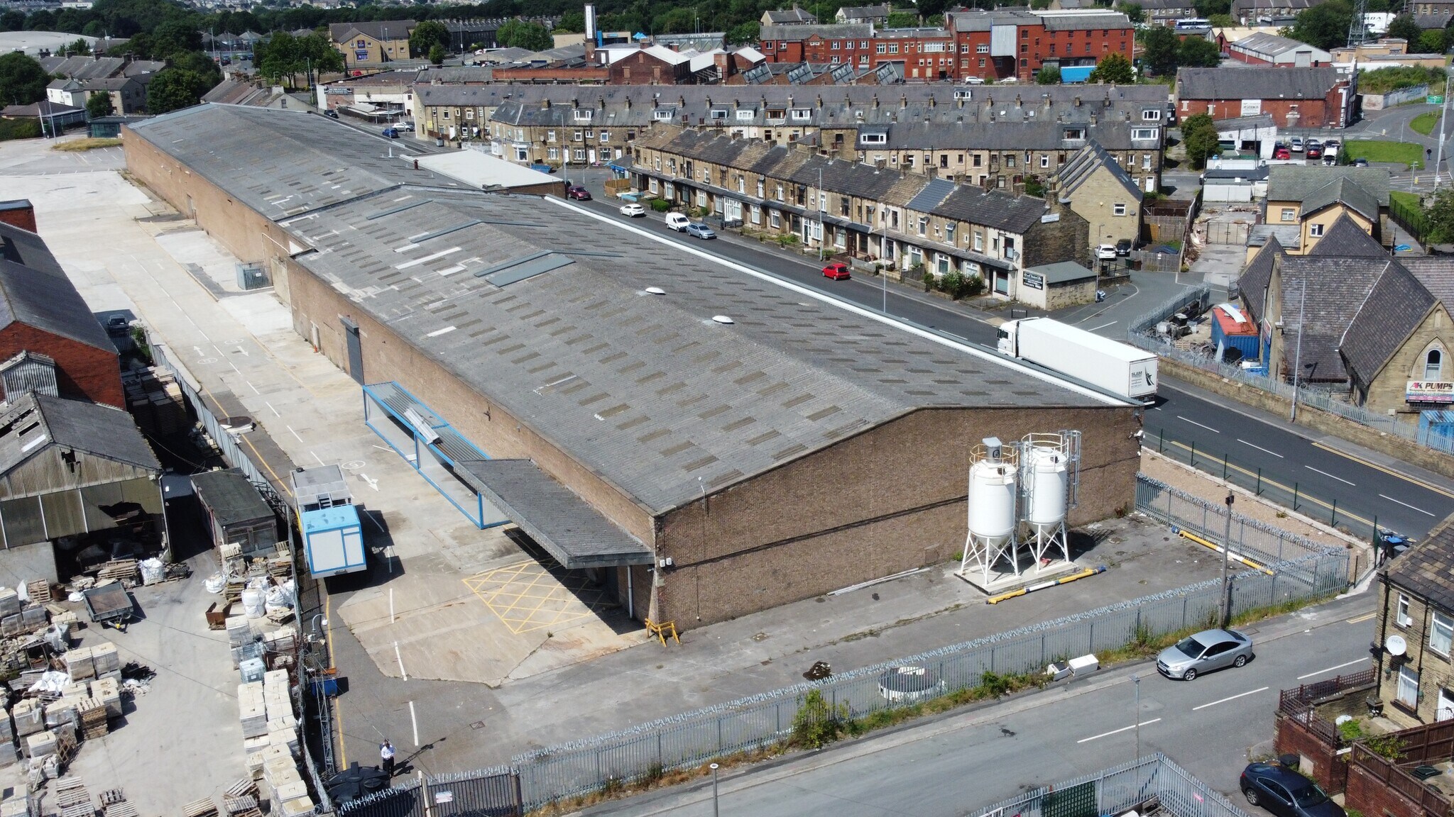 Rook Ln, Bradford à louer Photo principale– Image 1 sur 2
