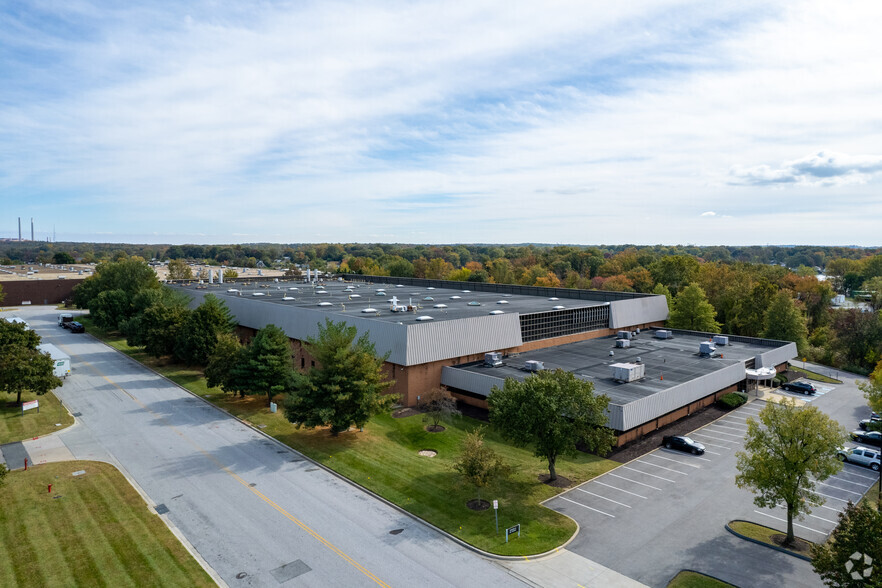 6752 Baymeadow Dr, Glen Burnie, MD à louer - Photo de l’immeuble – Image 2 sur 9
