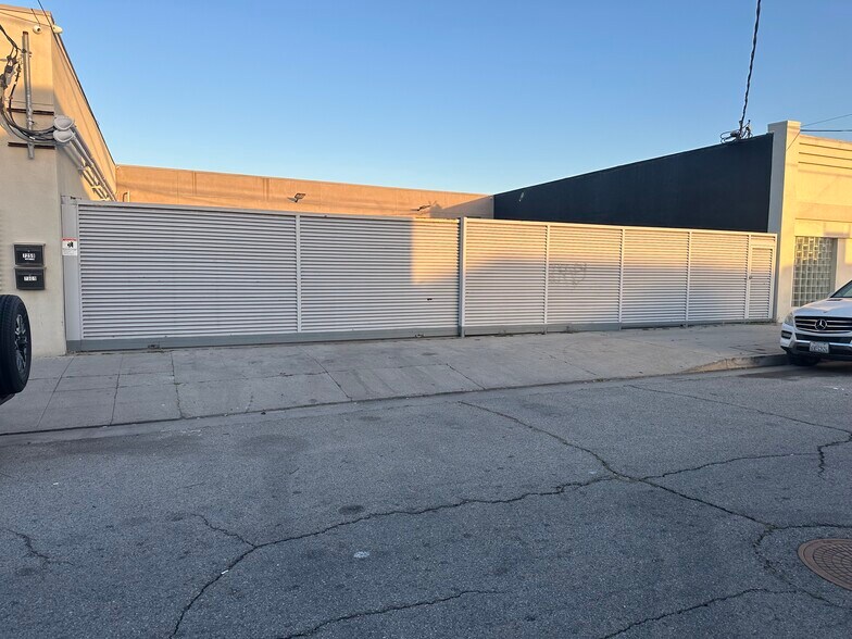 7255 Atoll Ave, North Hollywood, CA à louer - Photo de l’immeuble – Image 3 sur 14