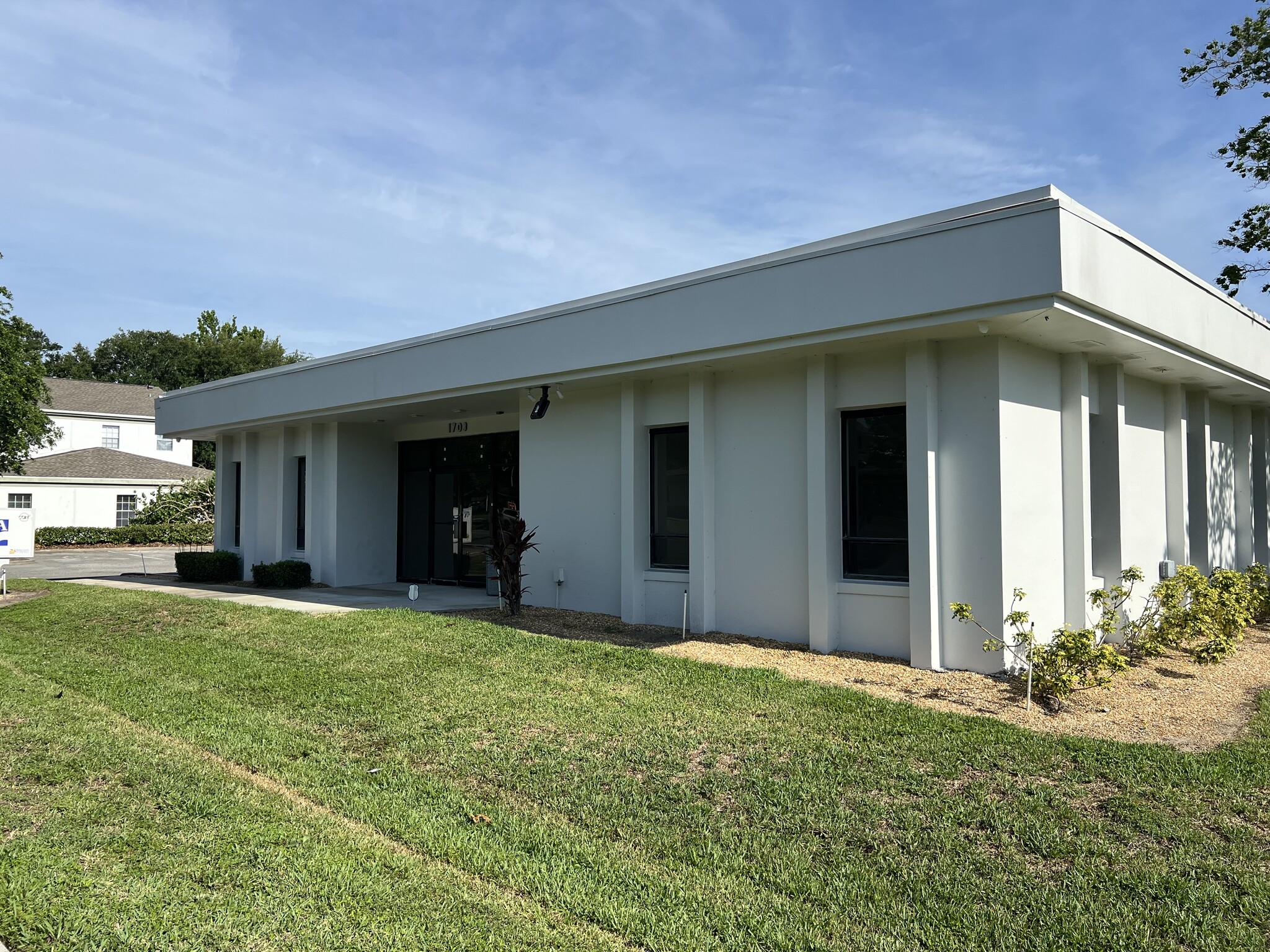 1703 W Colonial Dr, Orlando, FL à louer Photo de l’immeuble– Image 1 sur 17
