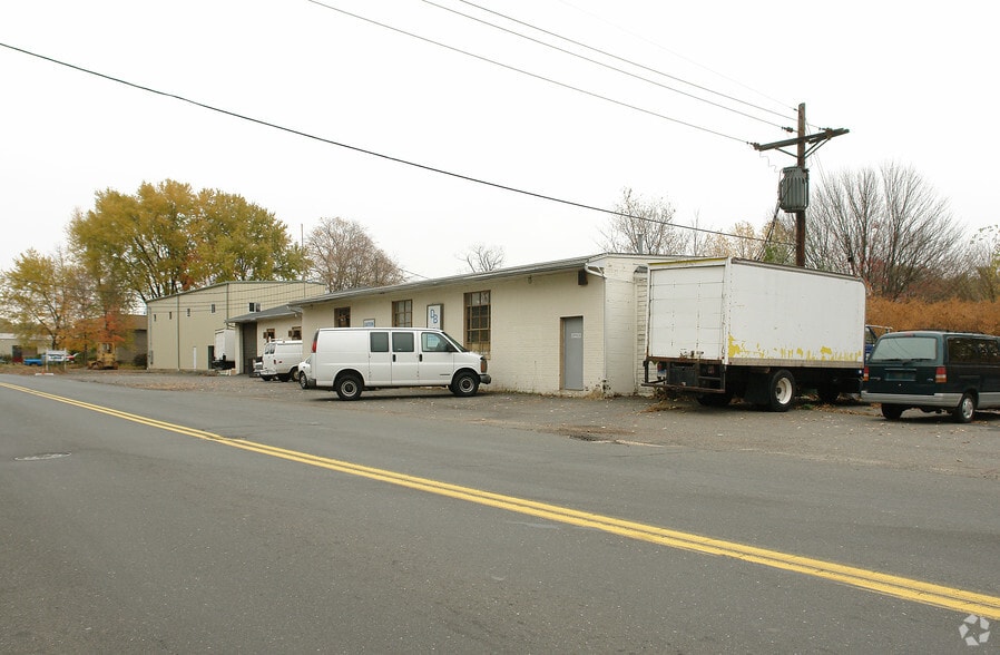 201 Atwater St, Plantsville, CT à vendre - Photo principale – Image 2 sur 3