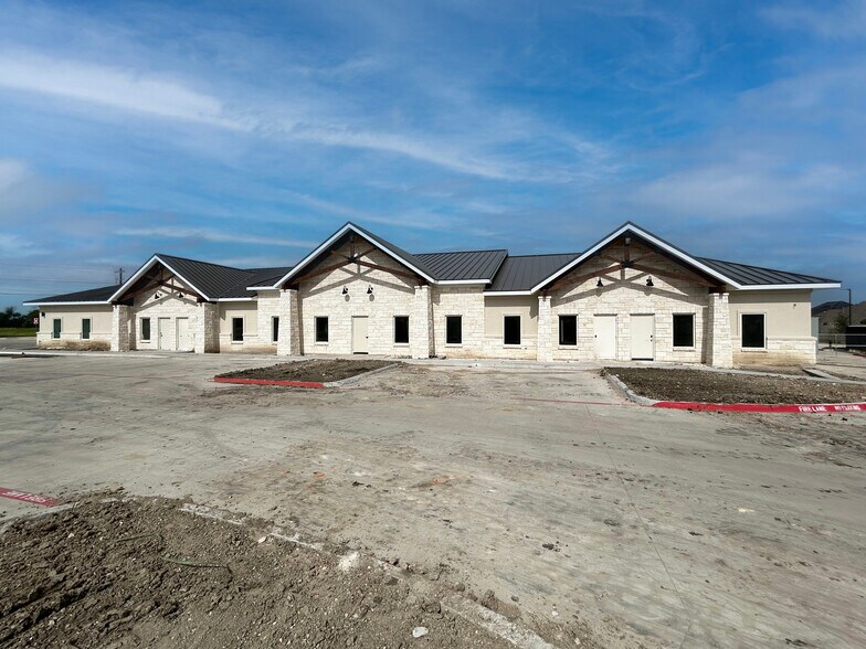 560 W Frontier Pky, Celina, TX à louer - Photo de l’immeuble – Image 2 sur 6