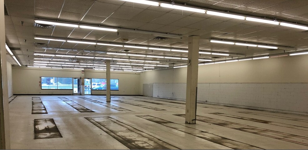 100 S Bradley Hwy, Rogers City, MI à louer - Photo de l’immeuble – Image 3 sur 7