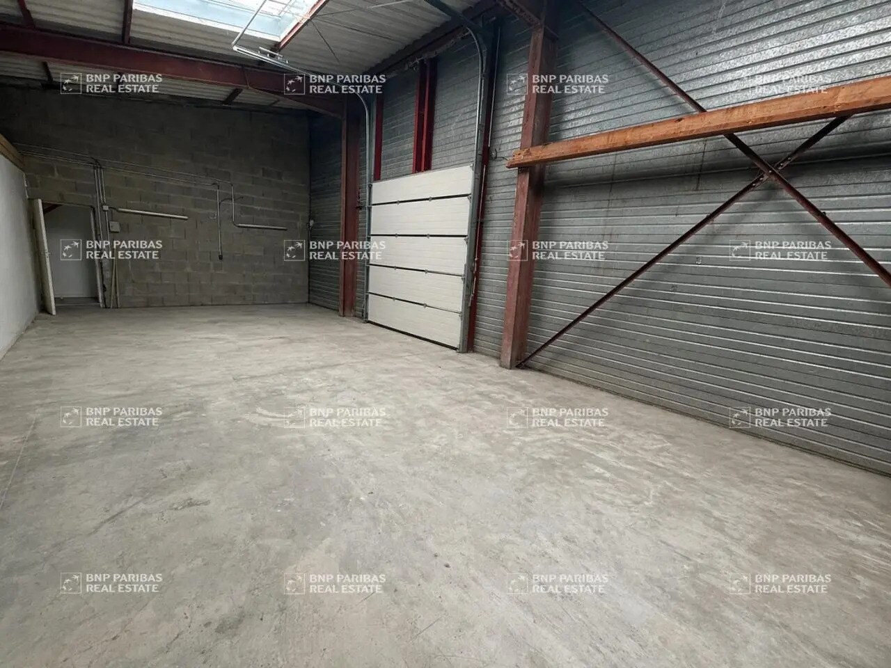 Bureau dans La Mézière à louer Photo intérieure– Image 1 sur 9
