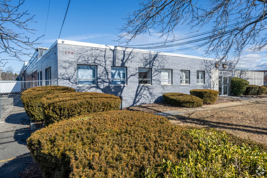 170 Allen Blvd, Farmingdale, NY à louer - Photo de l’immeuble – Image 1 sur 9