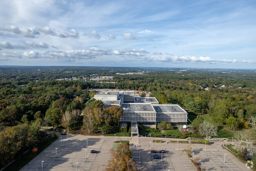 700 Quaker Ln, Warwick, RI à louer - Aérien – Image 3 sur 8