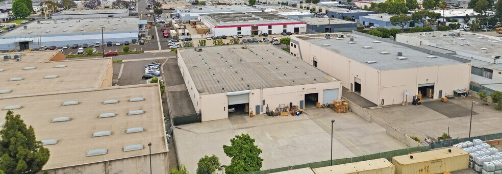 3305-3307 W Castor St, Santa Ana, CA à louer - Photo de l’immeuble – Image 3 sur 6