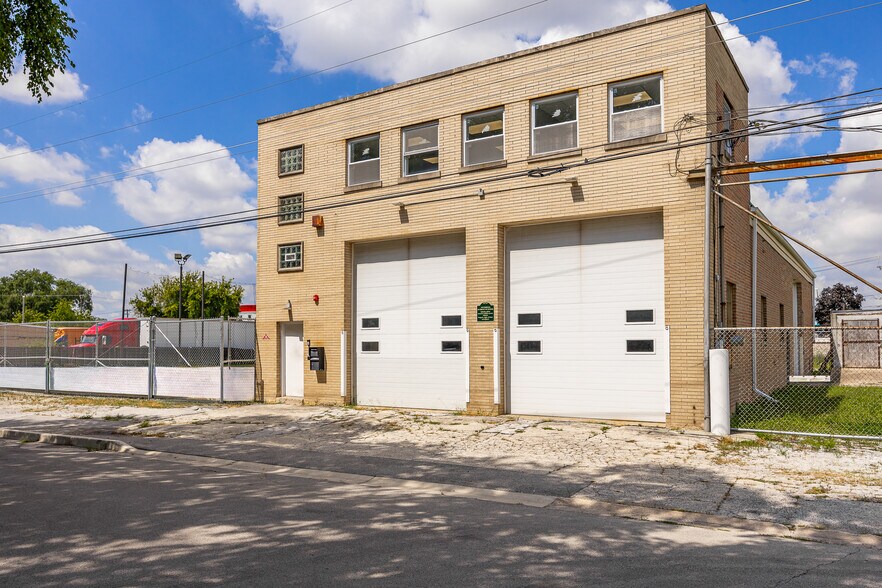 4520 Rumsey Ave, Oak Lawn, IL à vendre - Photo principale – Image 1 sur 21
