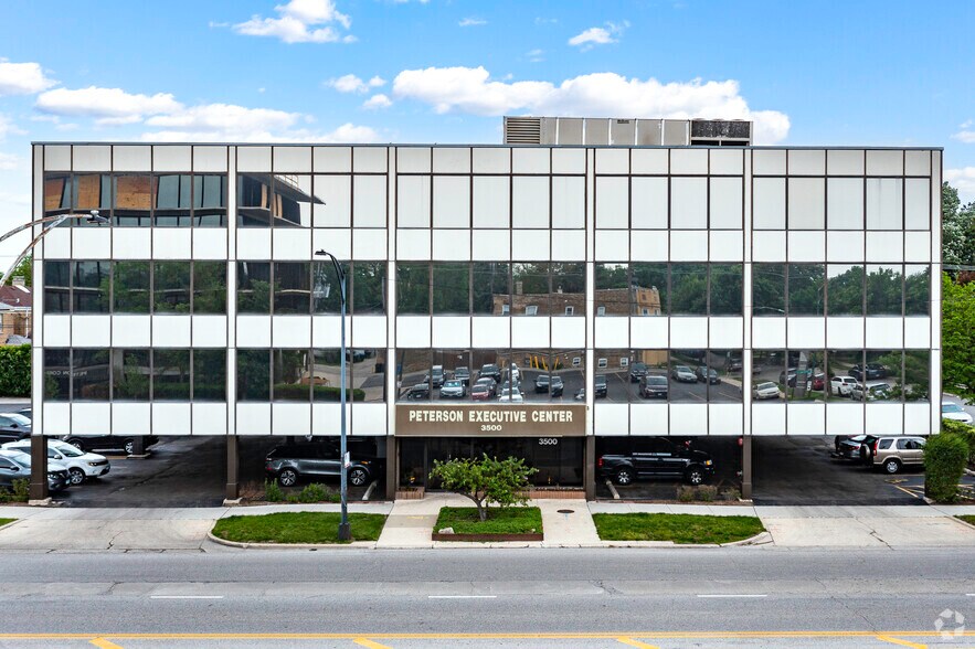 3500 W Peterson Ave, Chicago, IL à louer - Photo de l’immeuble – Image 2 sur 5
