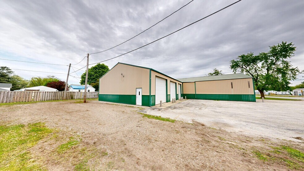 328 E Walnut St, Rensselaer, IN à vendre - Photo de l’immeuble – Image 2 sur 11