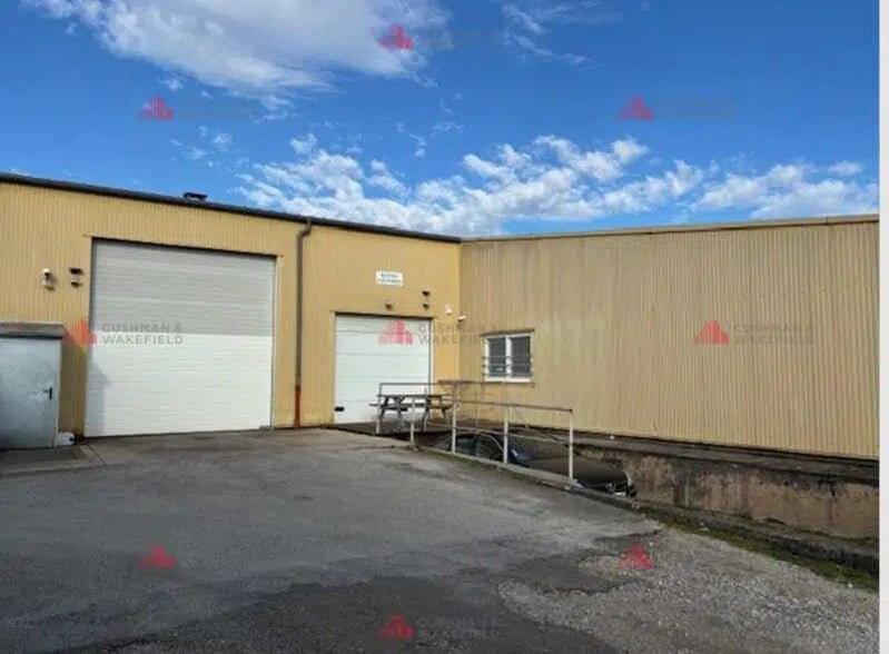 Local d'activités dans Chalezeule à vendre - Photo de l’immeuble – Image 2 sur 6