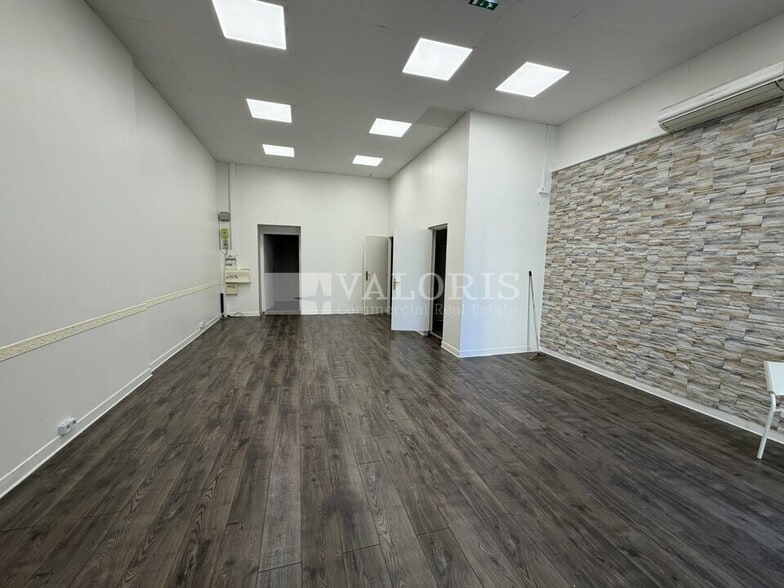 12 Cours Tolstoï, Villeurbanne à louer - Photo de l’immeuble – Image 2 sur 5