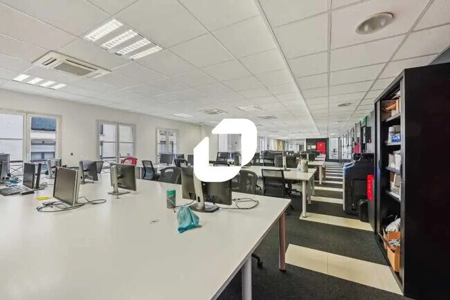 Plus de détails pour Bureau à louer