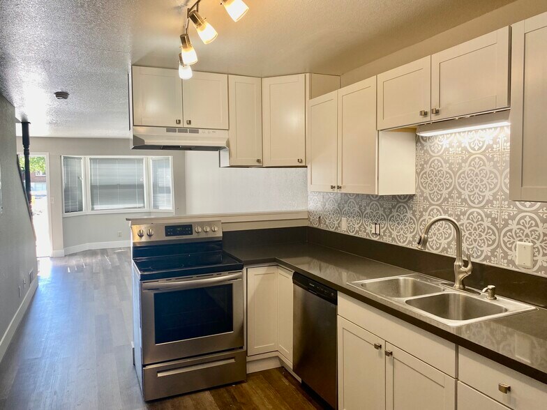 922 Plumas St, Reno, NV à vendre - Photo de l’immeuble – Image 3 sur 25