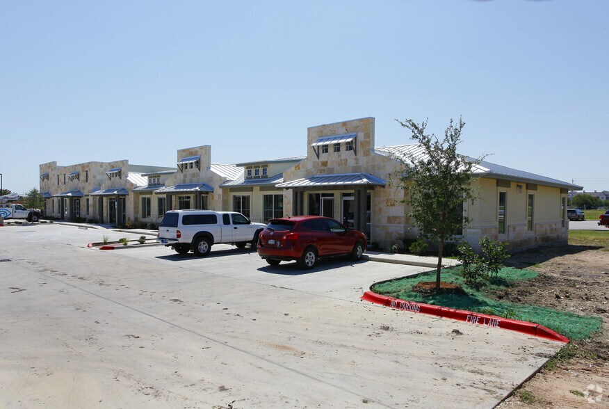 1920 Corporate Dr, San Marcos, TX à vendre - Photo de l’immeuble – Image 3 sur 48