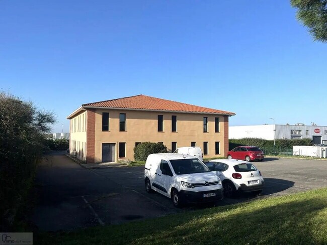 Plus de détails pour Bureau à louer