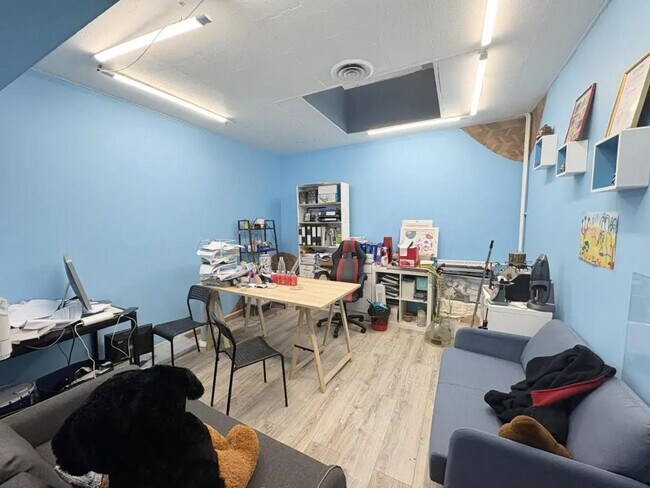 Plus de détails pour Bureau à vendre