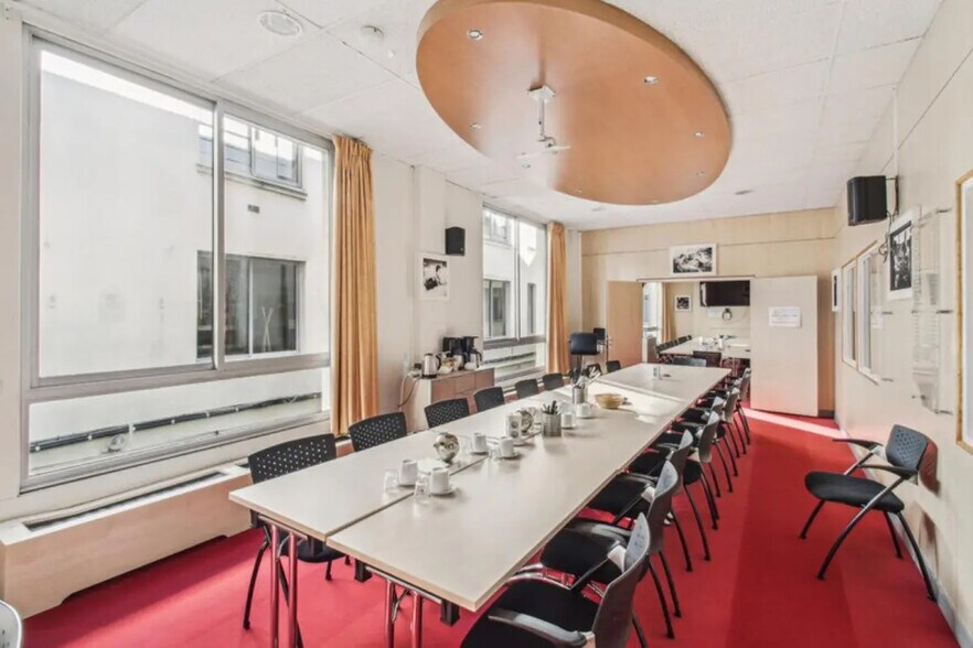 Bureau dans Paris à vendre - Photo de l’immeuble – Image 2 sur 9