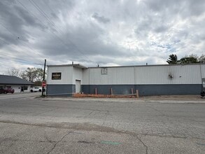 230 Bridge St, Mooresville, IN à louer Photo intérieure– Image 1 sur 17