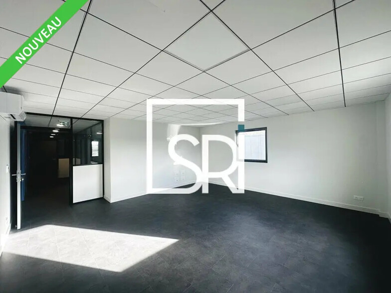 Bureau dans Pont-du-Château à louer - Photo de l’immeuble – Image 1 sur 11