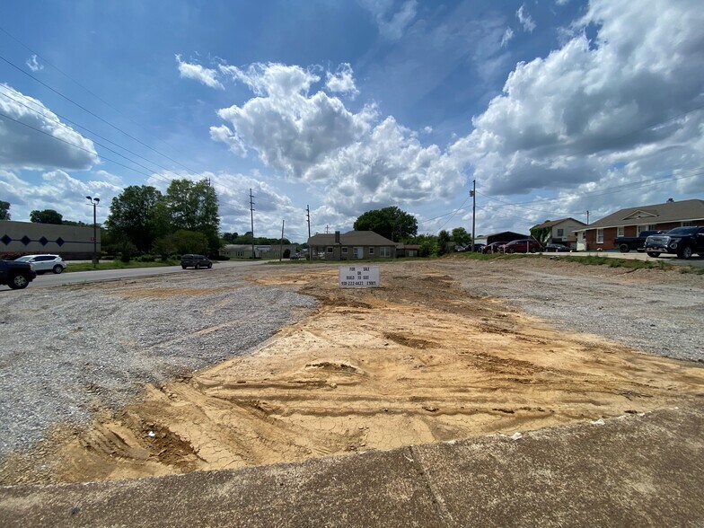 1401 N Wood Ave, Florence, AL à vendre - Photo de l’immeuble – Image 2 sur 5