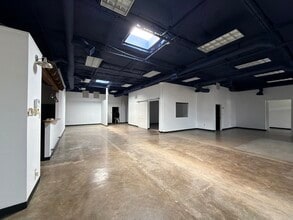1350 Manufacturing St, Dallas, TX à louer Photo intérieure– Image 1 sur 2