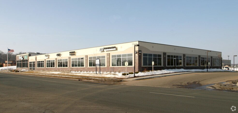 15650 N 36th Ave, Plymouth, MN à louer - Photo de l’immeuble – Image 2 sur 9