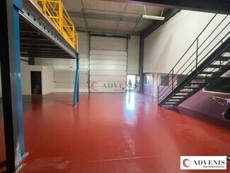 Plus de détails pour Local d'activités à louer