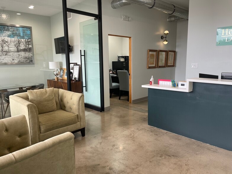 1407 W Magnolia Blvd, Burbank, CA à louer - Photo intérieure – Image 2 sur 12