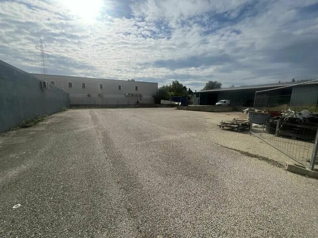 Plus de détails pour Industriel/Logistique à louer