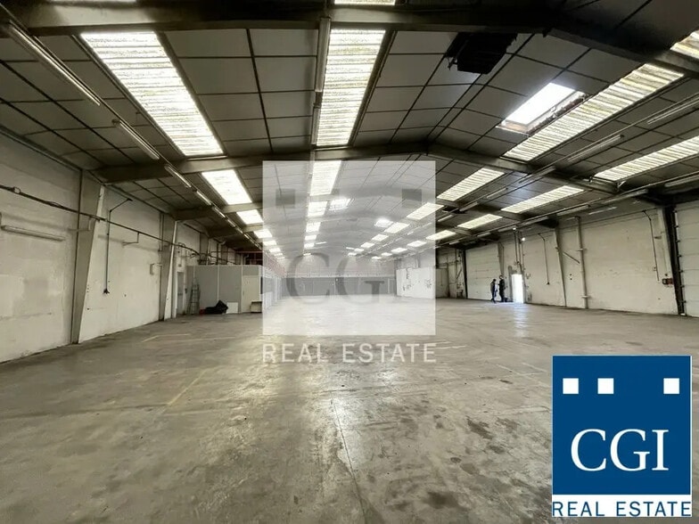 Local d’activités dans Le Pont-de-Claix à louer - Photo de l’immeuble – Image 2 sur 10