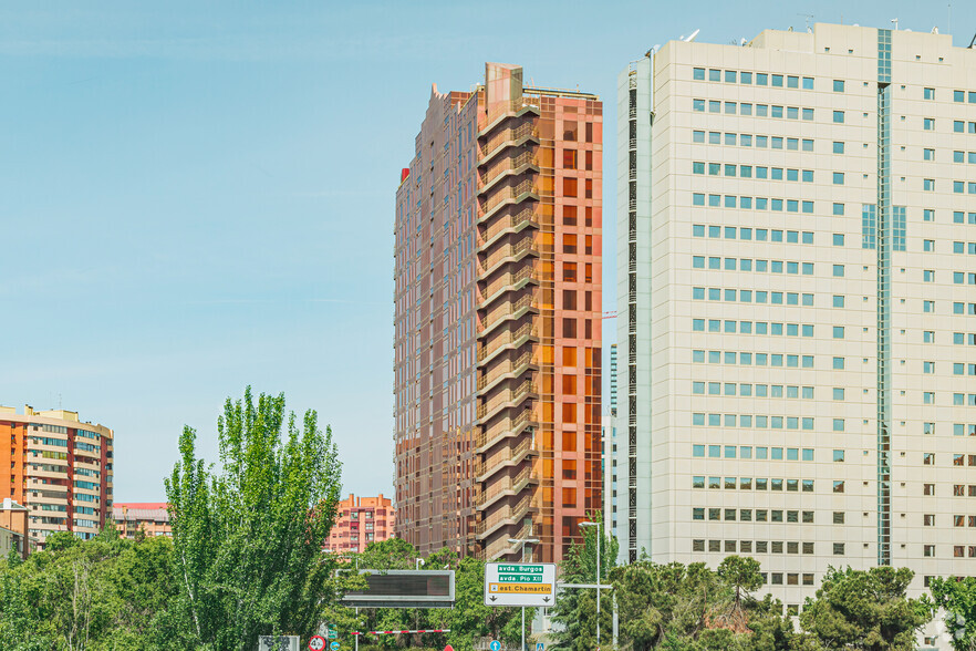 Avenida Burgos, 8 A, Madrid, Madrid à louer - Photo de l’immeuble – Image 3 sur 3