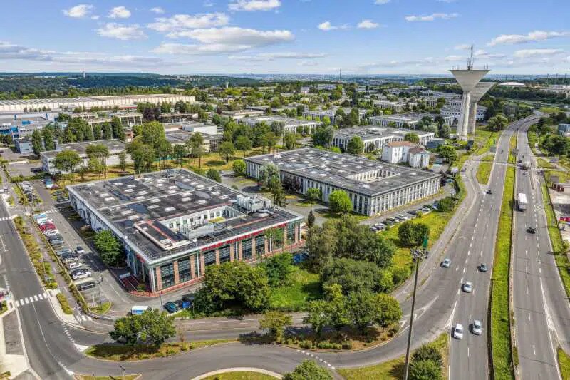 12 Avenue Du Québec, Villebon-sur-Yvette à louer - Photo de l’immeuble – Image 3 sur 7