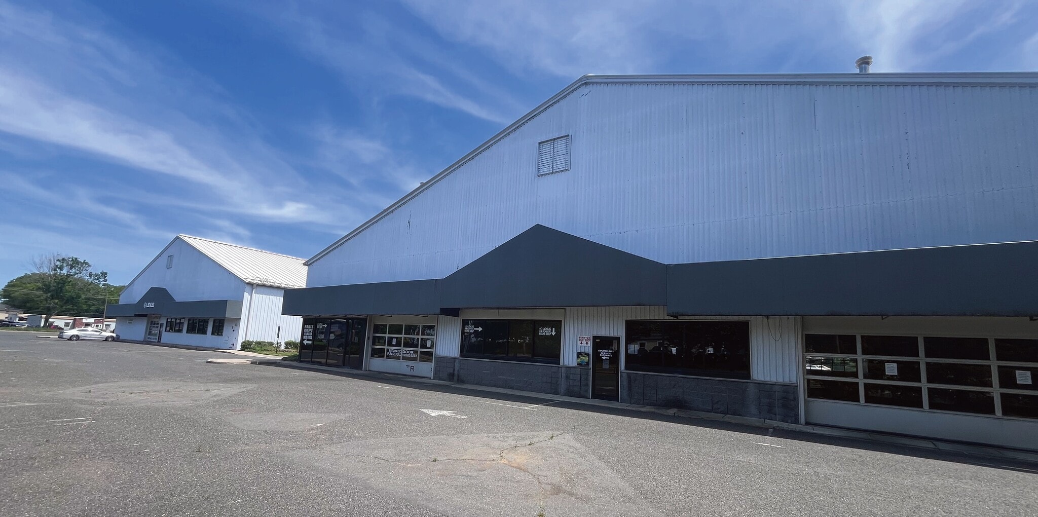 18 Cindy Ln, Tinton Falls, NJ à louer Photo de l’immeuble– Image 1 sur 11