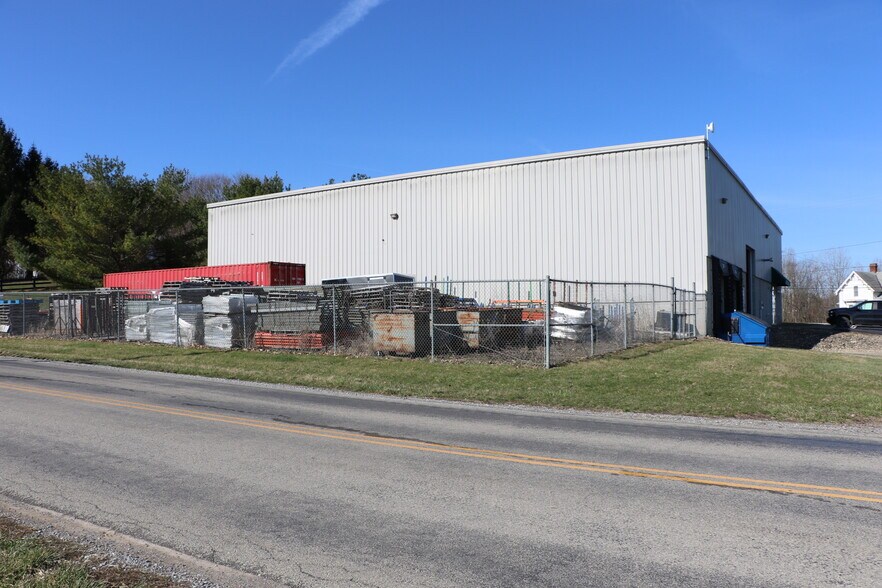 9169 Kinney Rd, Mount Vernon, OH à louer - Photo de l’immeuble – Image 2 sur 5