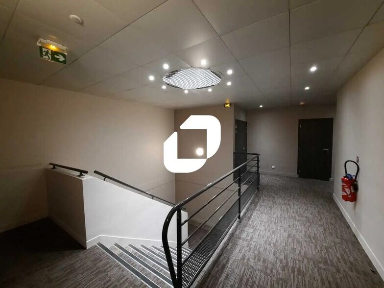 Local d’activités dans Villebon-sur-Yvette à louer - Photo intérieure – Image 3 sur 19