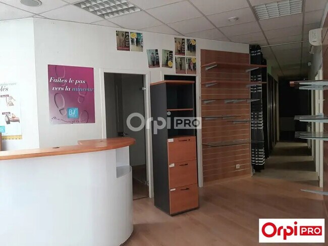 Plus de détails pour Local commercial à vendre