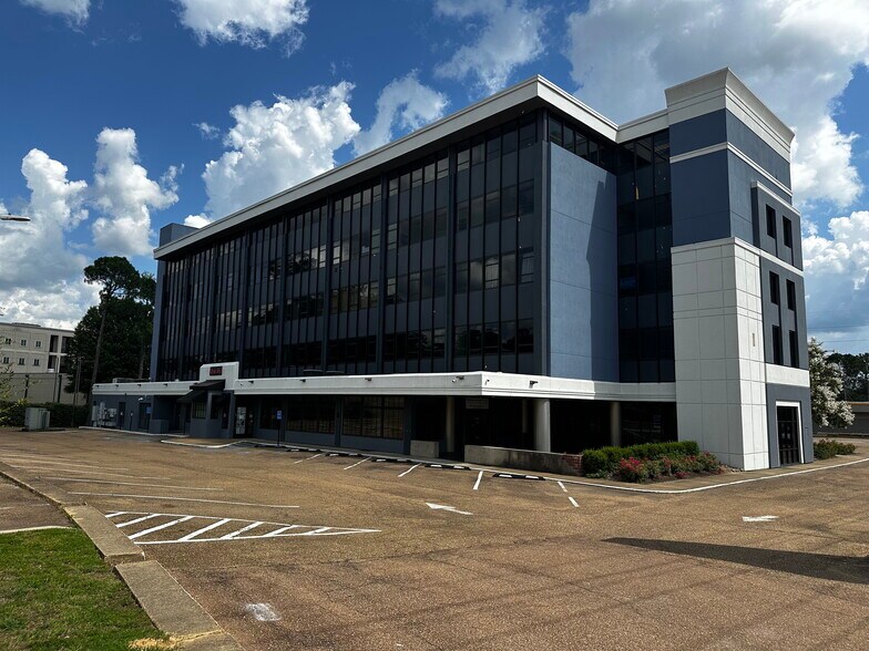 3000 Old Canton Rd, Jackson, MS à louer - Photo de l’immeuble – Image 1 sur 4
