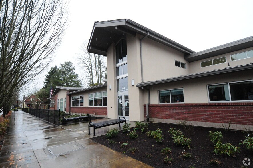 759 SE Washington St, Hillsboro, OR à vendre - Photo principale – Image 1 sur 6