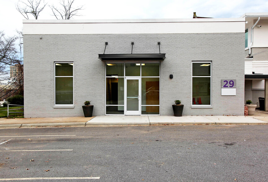 29 College Pl, Asheville, NC à louer - Photo de l’immeuble – Image 1 sur 6