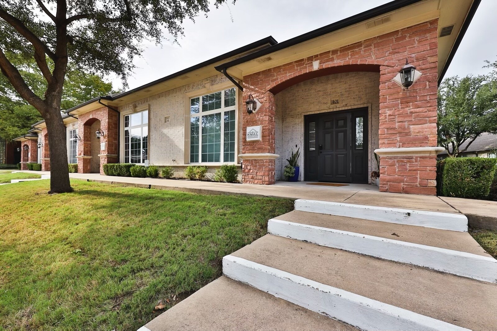 6220 Campbell Rd, Dallas, TX à louer Photo principale– Image 1 sur 9