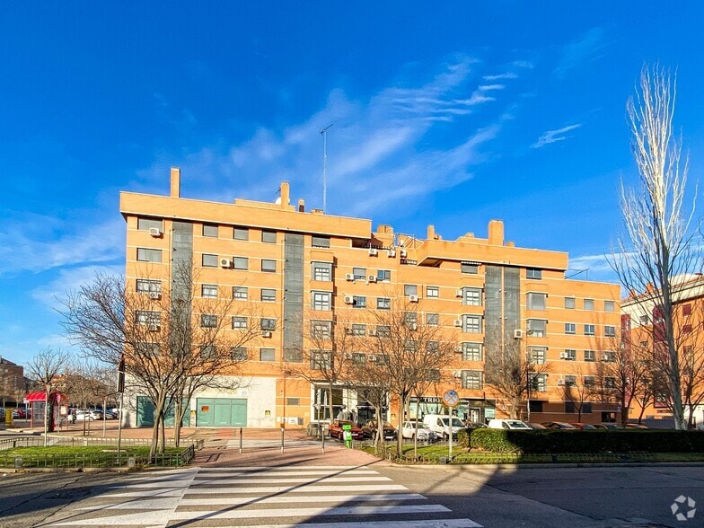 Calle Oslo, 18, Alcorcón, Madrid à vendre - Photo de l’immeuble – Image 2 sur 2