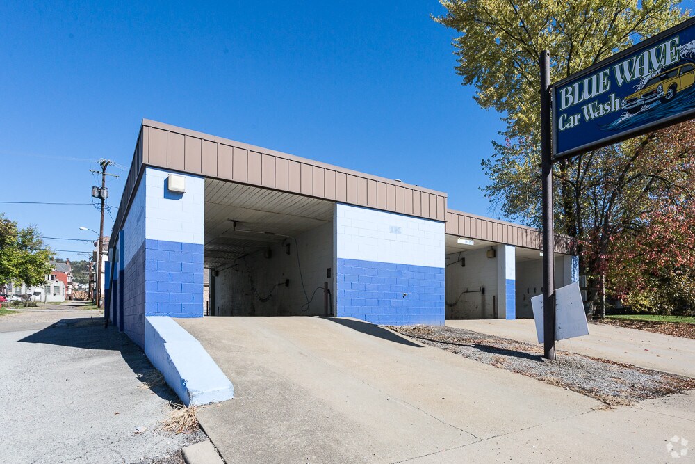 121 W 3rd St, East Liverpool, OH à vendre Photo principale– Image 1 sur 3