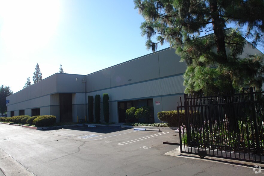21700-21730 Nordhoff St, Chatsworth, CA à louer - Photo de l’immeuble – Image 2 sur 7