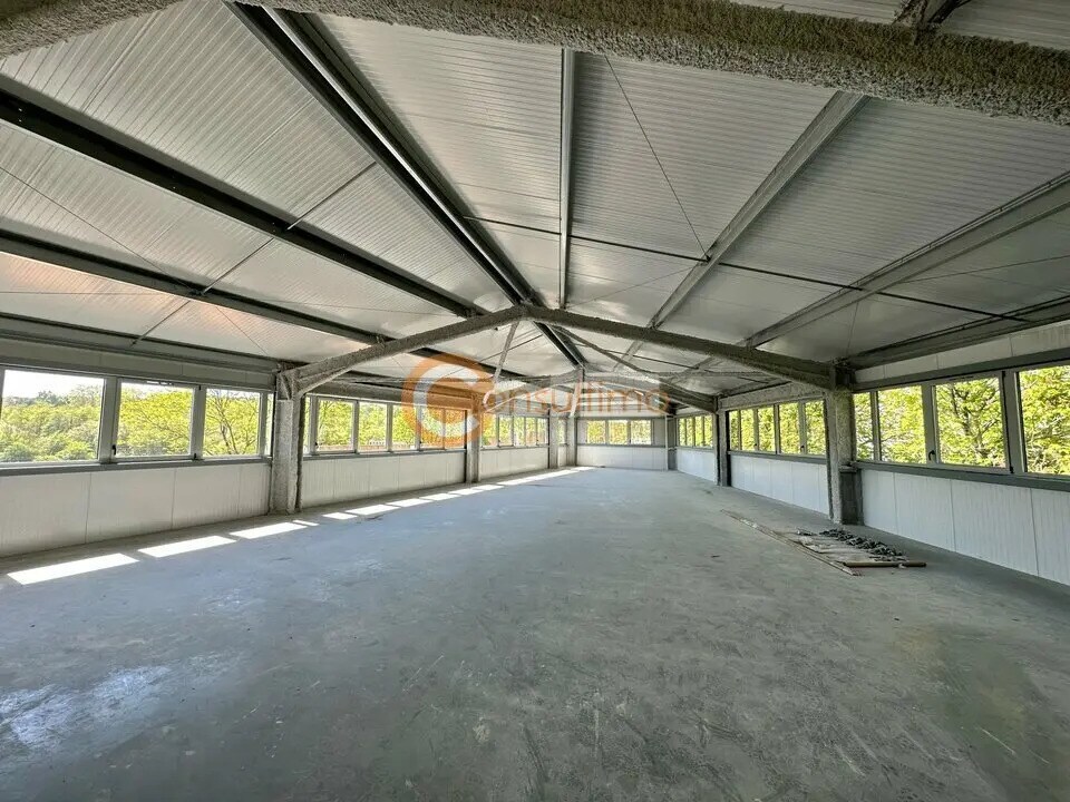 Bureau dans Carbon-Blanc à vendre Photo intérieure– Image 1 sur 7