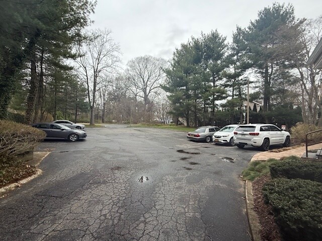 66 Harned Rd, Commack, NY à louer - Photo de l’immeuble – Image 2 sur 15