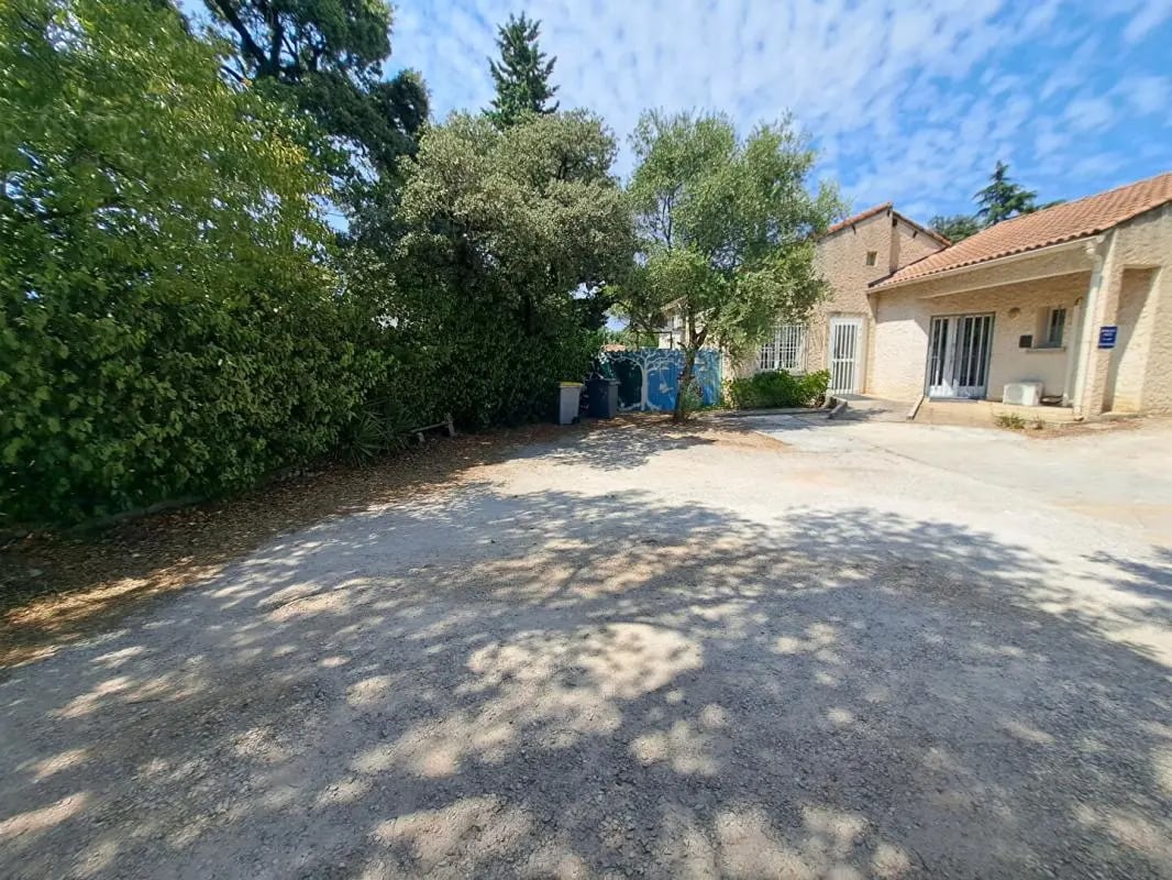 54 Avenue Pasteur, Villeneuve-lès-Avignon à louer Photo de l’immeuble– Image 1 sur 13