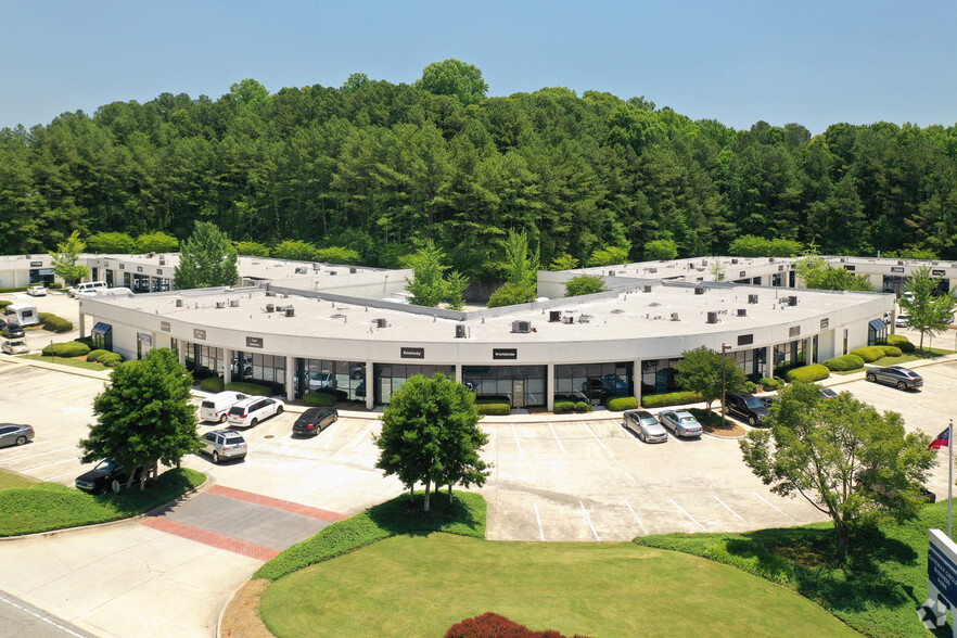 6500 McDonough Dr, Norcross, GA à louer - Photo principale – Image 2 sur 5